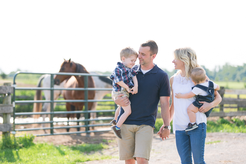 breezy hill stables equestrian family session | © Expressions by Jamie | www.expressionsbyjamie.com